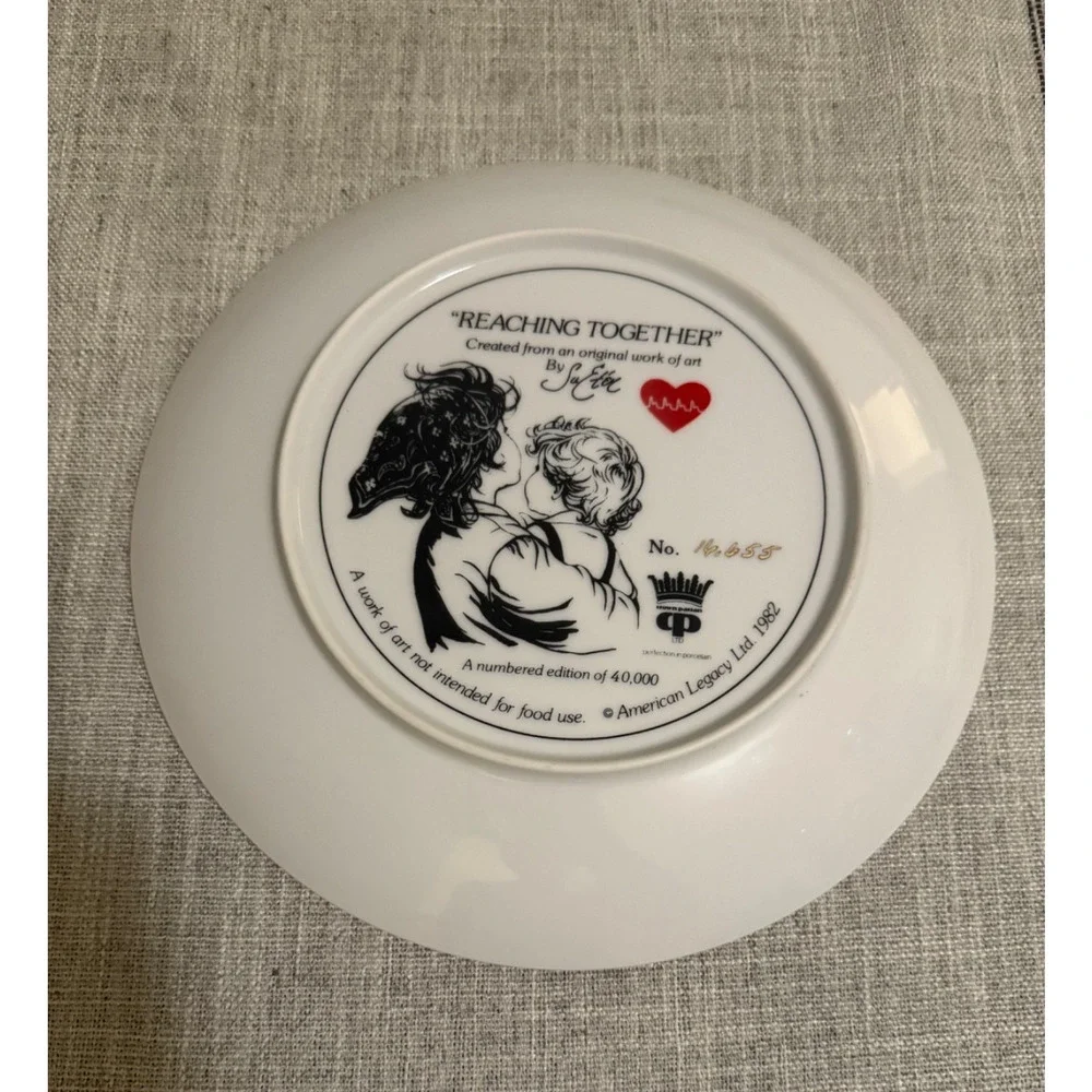 “Reaching Together” Su Eten 1982 Collector Plate American Legacy Ltd Crown Paria